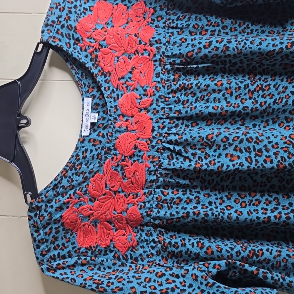 See And Be Seen Leopard Print Embroidered Short Sleeve Top or Tunic Medium - Picture 4 of 11